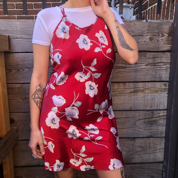 NWT 90s style floral satin slip - Picture 2 of 6